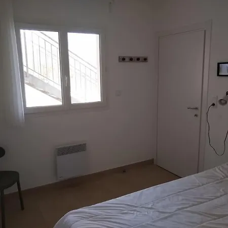 Front De + Piscine Lägenhet *