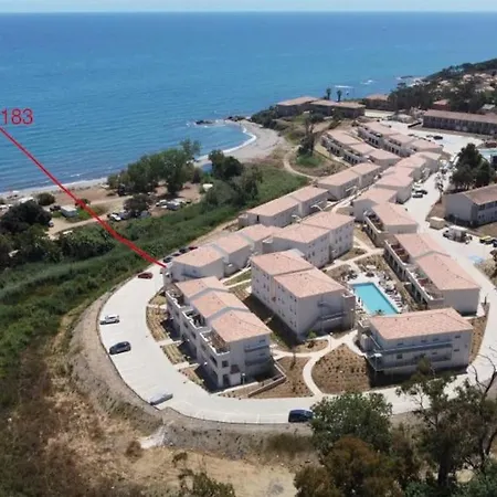 Апартаменты Front De + Piscine Лингиццета