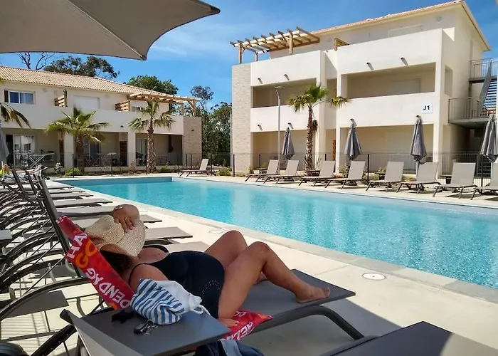 Front De + Piscine *